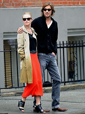 SHOE IN photo | Kate Bosworth