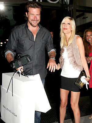 'CHOW' DOWN photo | Dean McDermott, Tori Spelling
