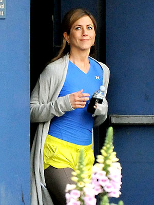 ON THE LOOKOUT photo | Jennifer Aniston