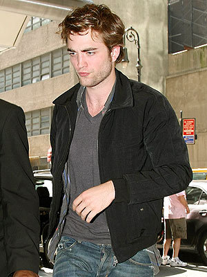 STREET SCENE photo | Robert Pattinson