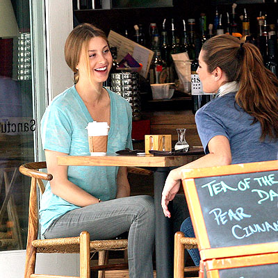 TABLE SERVICE photo | Whitney Port