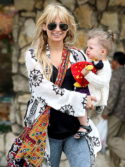 FIT IN PRINTS photo | Nicole Richie