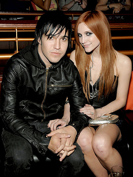 IT'S A DATE photo | Ashlee Simpson, Pete Wentz