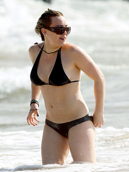 sleek black bikini during