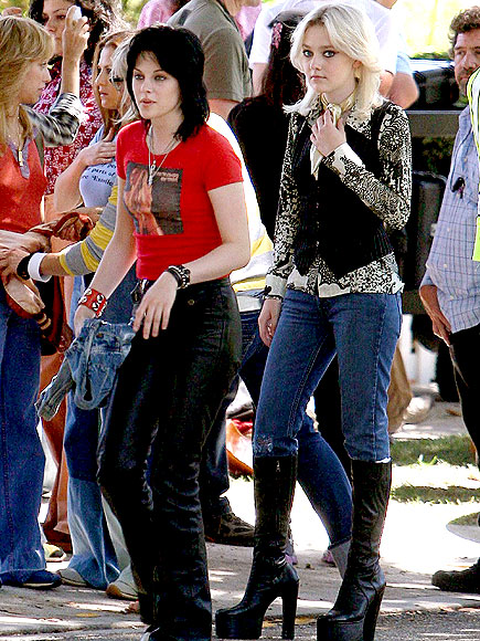 ROCKER CHICKS photo | Dakota Fanning, Kristen Stewart