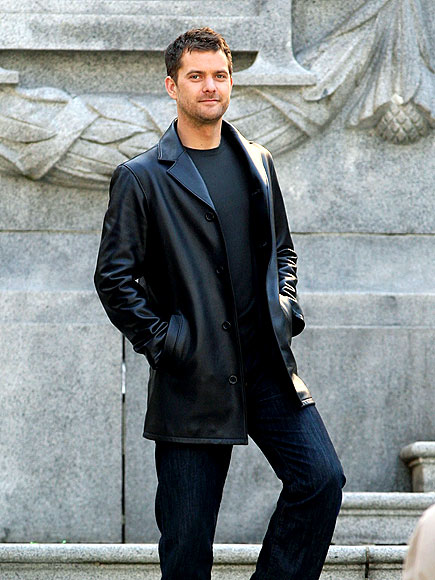 A STEP AHEAD photo | Joshua Jackson