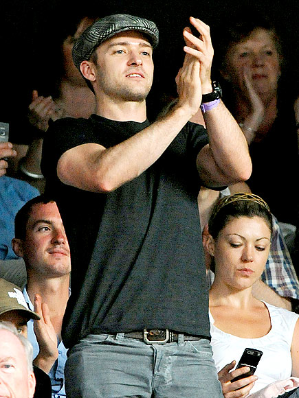 CHEERING SECTION photo | Justin Timberlake