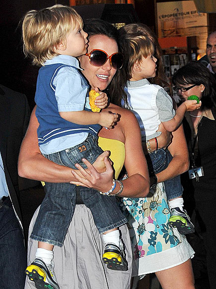 TOUR DE FRANCE photo | Britney Spears