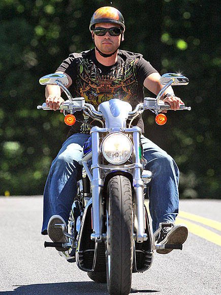 START HIS ENGINE photo | Jon Gosselin