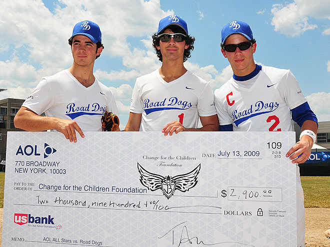 CHECK MATES photo | Joe Jonas, Jonas Brothers, Kevin Jonas, Nick Jonas