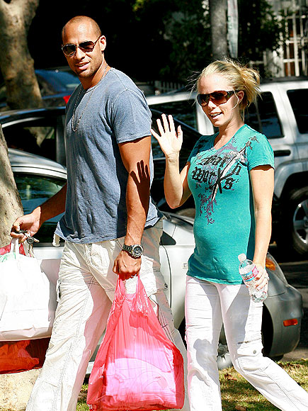ALL GEARED UP photo | Hank Baskett, Kendra Wilkinson