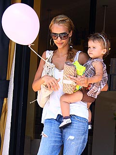 Jessica Alba's 1-Year-Old Already Bilingual – Sort Of | Honor Warren, Jessica Alba