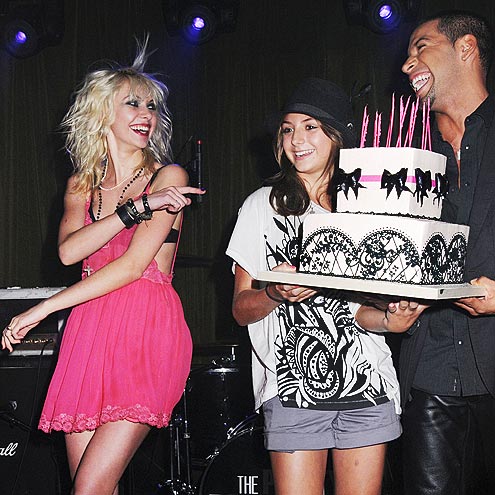 BIRTHDAY BEAUTY photo | Taylor Momsen