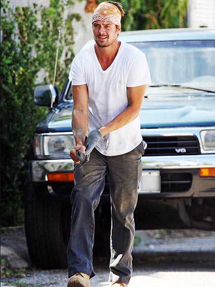 MR. FIX-IT  photo | Josh Duhamel