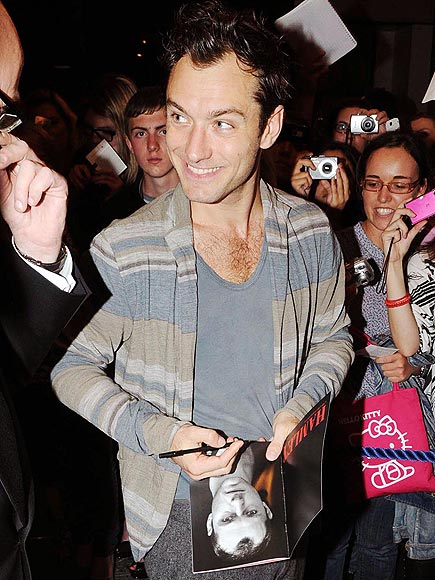 SIGNING OFF photo | Jude Law