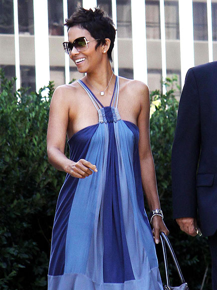 BUSTLE & FLOW photo | Halle Berry