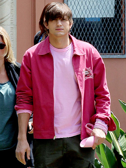 'DAY' PLAYER photo | Ashton Kutcher