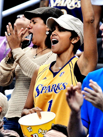 SHE'S GOT GAME photo | Halle Berry