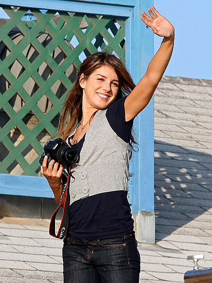 RAISE THE ROOF photo | Shenae Grimes