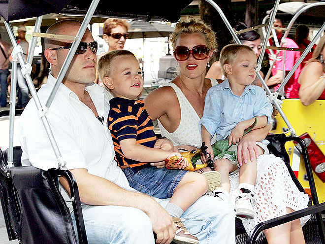 STAR ATTRACTION photo | Britney Spears