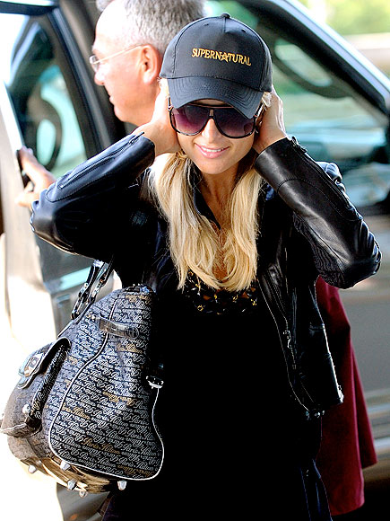 HAT HEAD photo | Paris Hilton