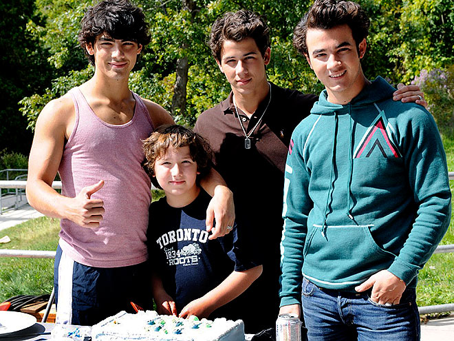 ICING ON THE CAKE photo | Joe Jonas, Jonas Brothers, Kevin Jonas, Nick Jonas