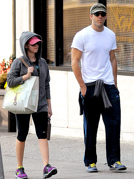SIMPLE PLANS photo | Ryan Reynolds, Scarlett Johansson