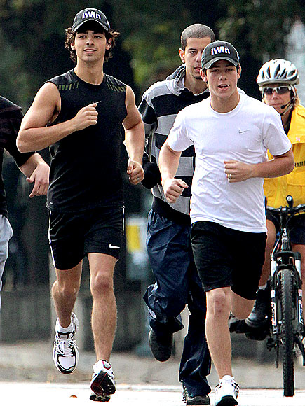MARATHON MEN photo | Joe Jonas, Jonas Brothers, Nick Jonas
