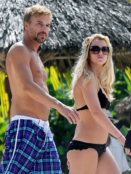 BORDER BEAUTY photo | Britney Spears