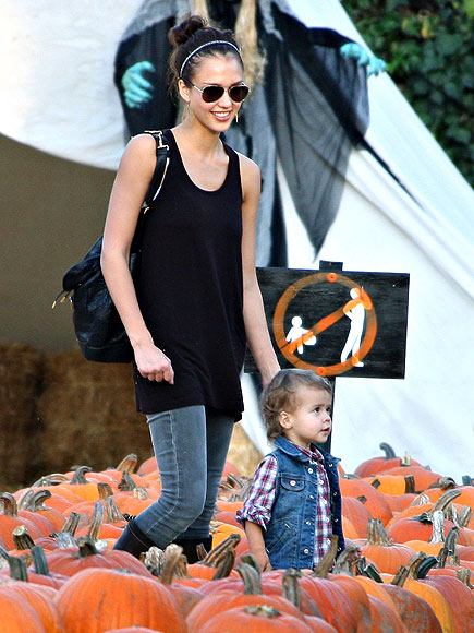 PATCH THINGS UP photo | Jessica Alba