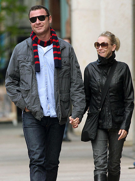 STEP BY STEP photo | Liev Schreiber, Naomi Watts