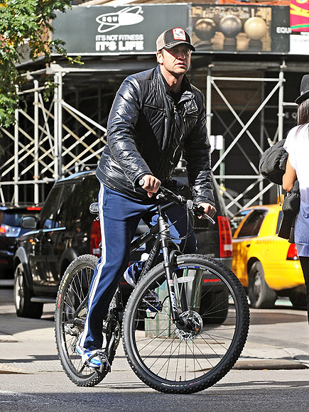 ROLL WITH IT photo | Gerard Butler