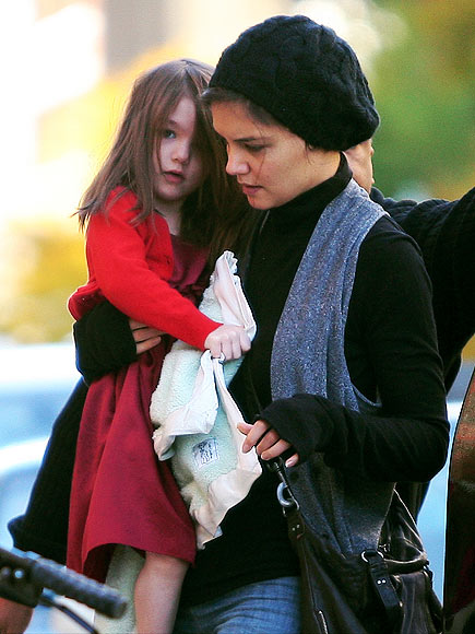 LITTLE LADY photo | Katie Holmes, Suri Cruise