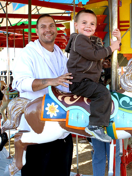 HORSING AROUND photo | Kevin Federline