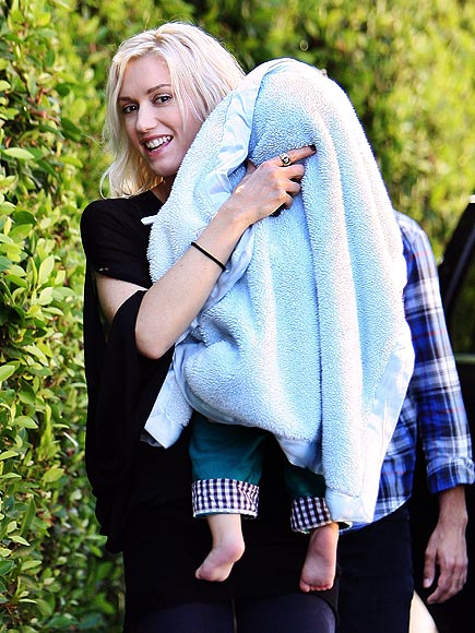 SUN BLOCK photo | Gwen Stefani