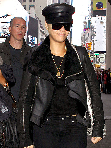 CAPPED OFF photo | Rihanna