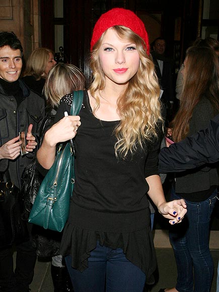 CAPPED OFF photo | Taylor Swift