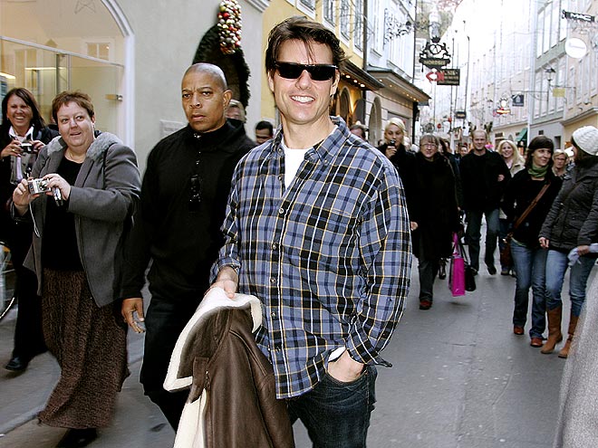 CROWD PLEASER photo | Tom Cruise