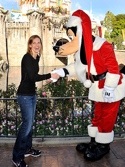'GOOFY' GREETING photo | Hilary Swank