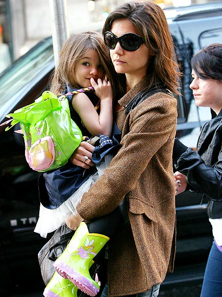 GET A GRIP photo | Katie Holmes, Suri Cruise