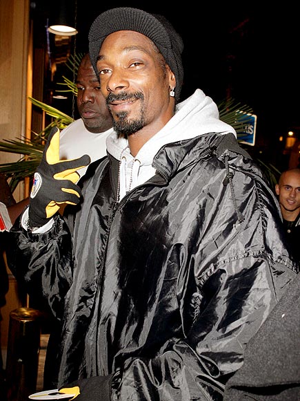 HAND IN GLOVE photo | Snoop Dogg