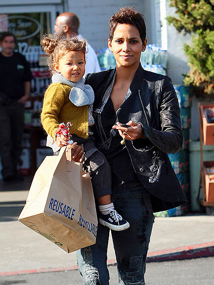 BABE IN ARMS photo | Halle Berry