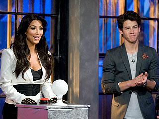 Star Tracks: Star Tracks: Wednesday, December 9, 2009 | Kim Kardashian, Nick Jonas