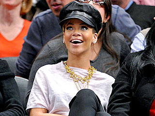 Star Tracks: Star Tracks: Tuesday, December 8, 2009 | Rihanna