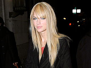 Star Tracks: Star Tracks: Thursday, December 10, 2009 | Taylor Swift