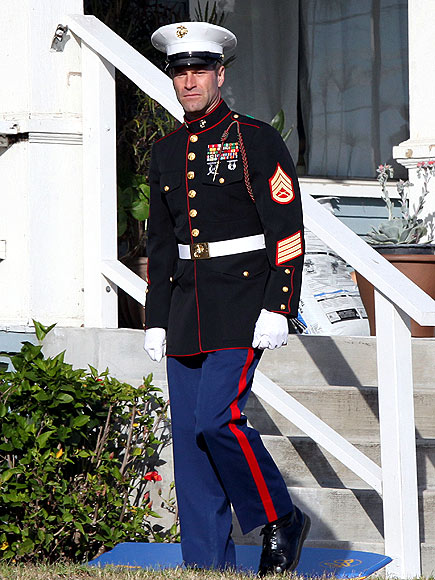 DECORATED DUDE photo | Aaron Eckhart