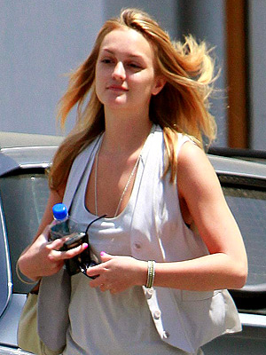 Leighton Meester Lightens Up Her Locks Love It or Hate It