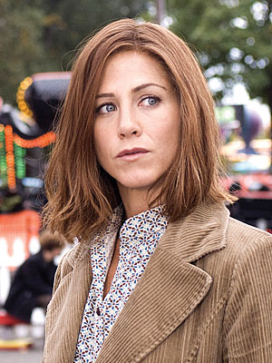 Jennifer Aniston Undergoes an Onscreen Tressformation