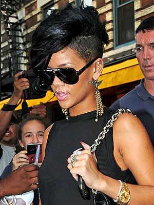 rihanna style fashion 2009. Rihanna#39;s fashion-forward