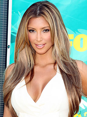 I found out that one of my fav hotties Kim Kardashian went blonde just in